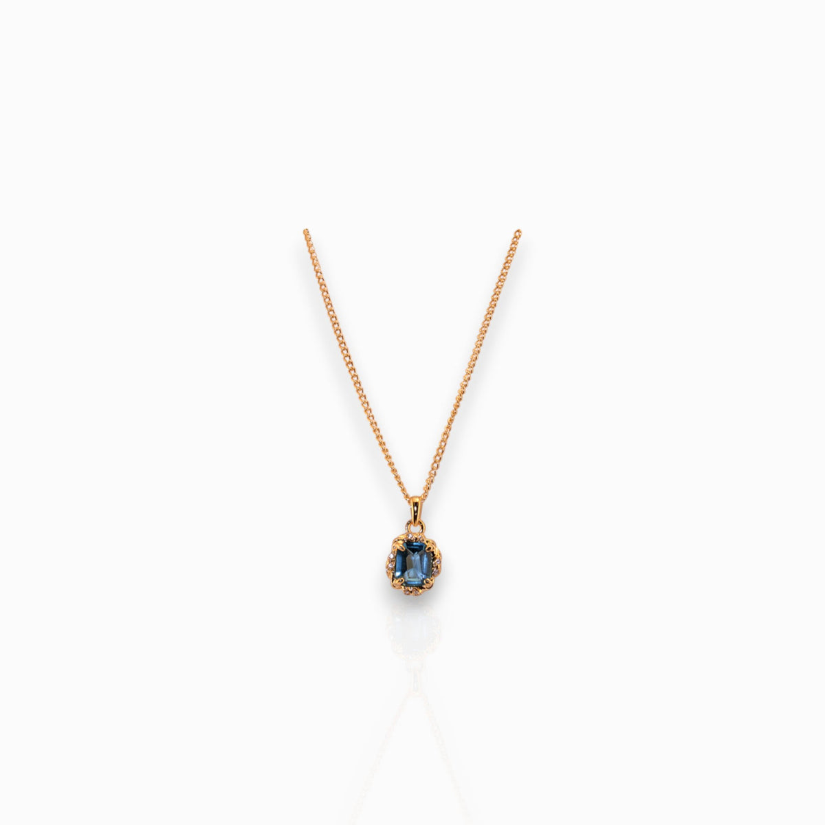 18th Century Harriet - Pendant on a white background.