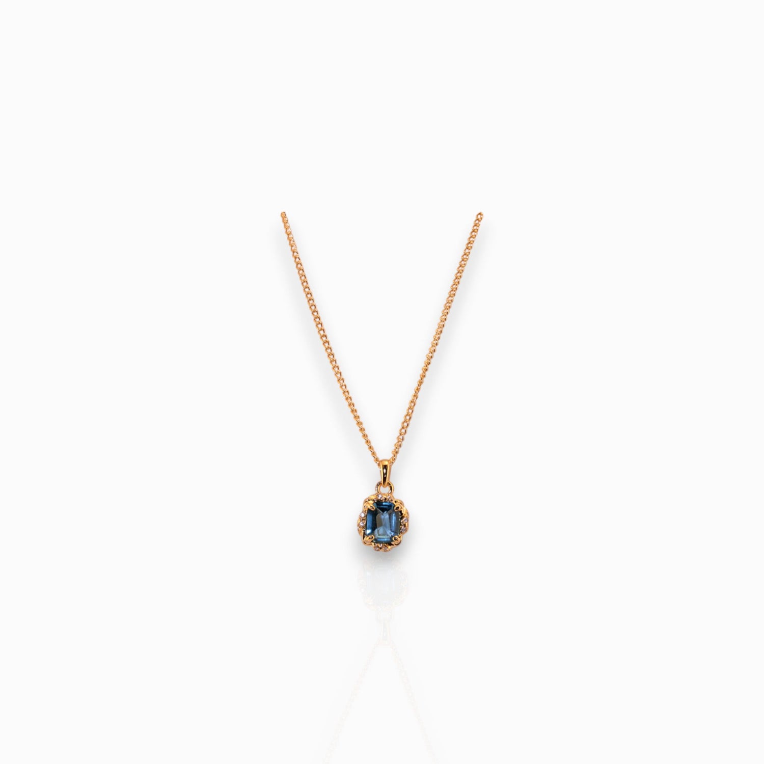 18th Century Harriet - Pendant on a white background.