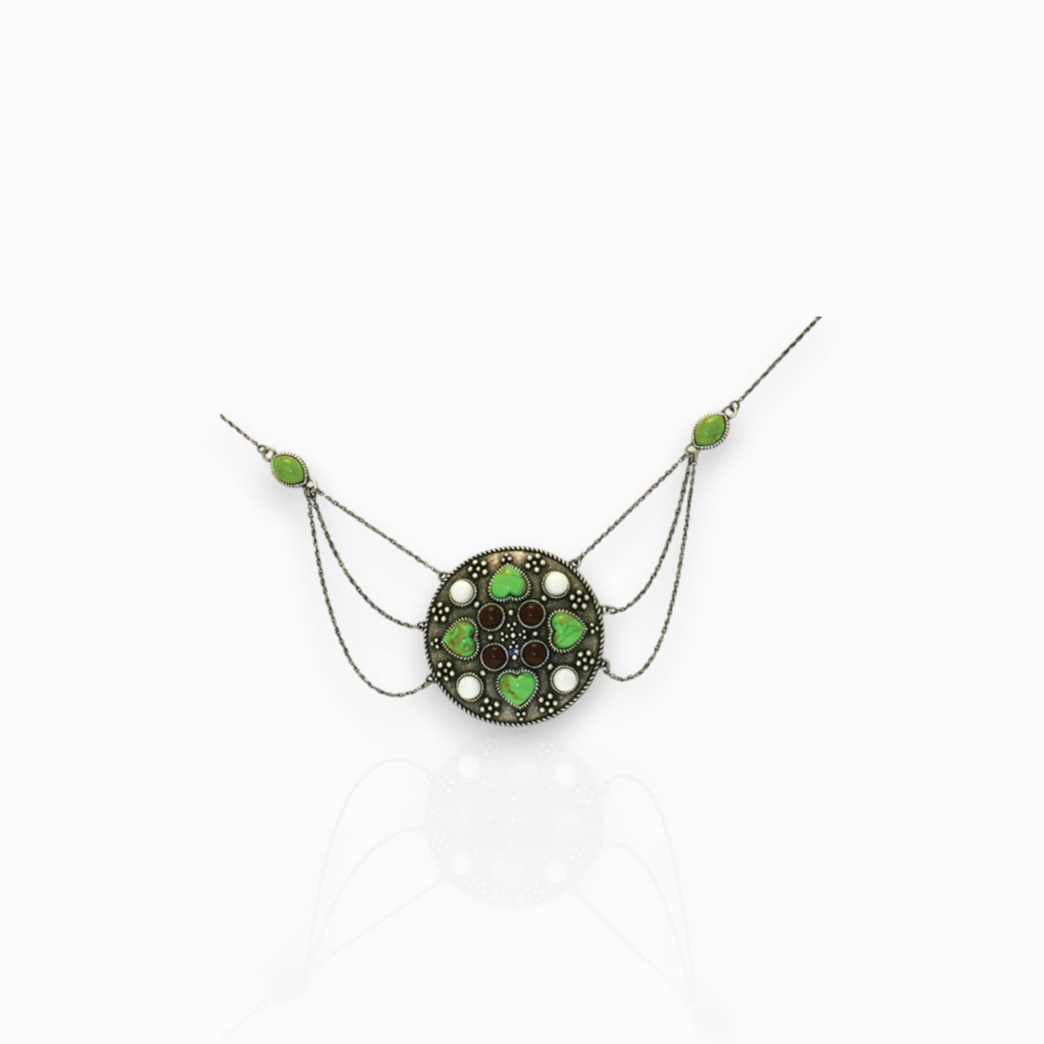 Morris Girdle - Necklace on a white background.