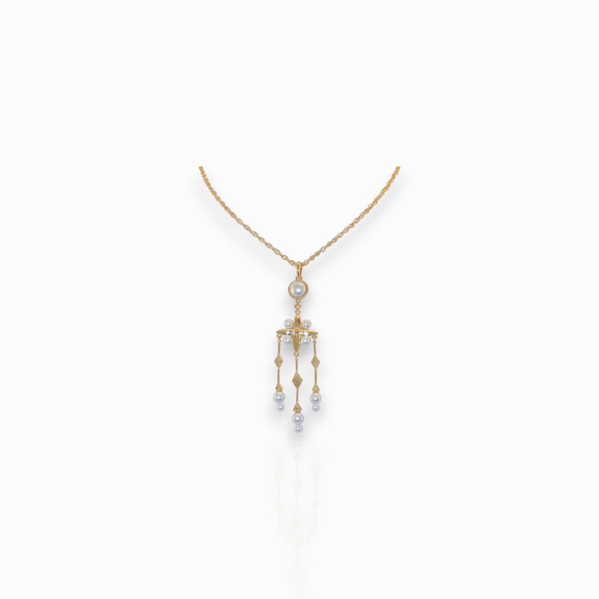 Flower Pearl - Pendant on a white background.