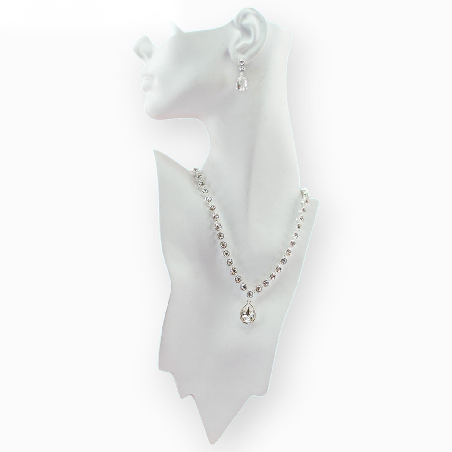 Queen Victoria's Collet - Necklace on a white background (photo 2)