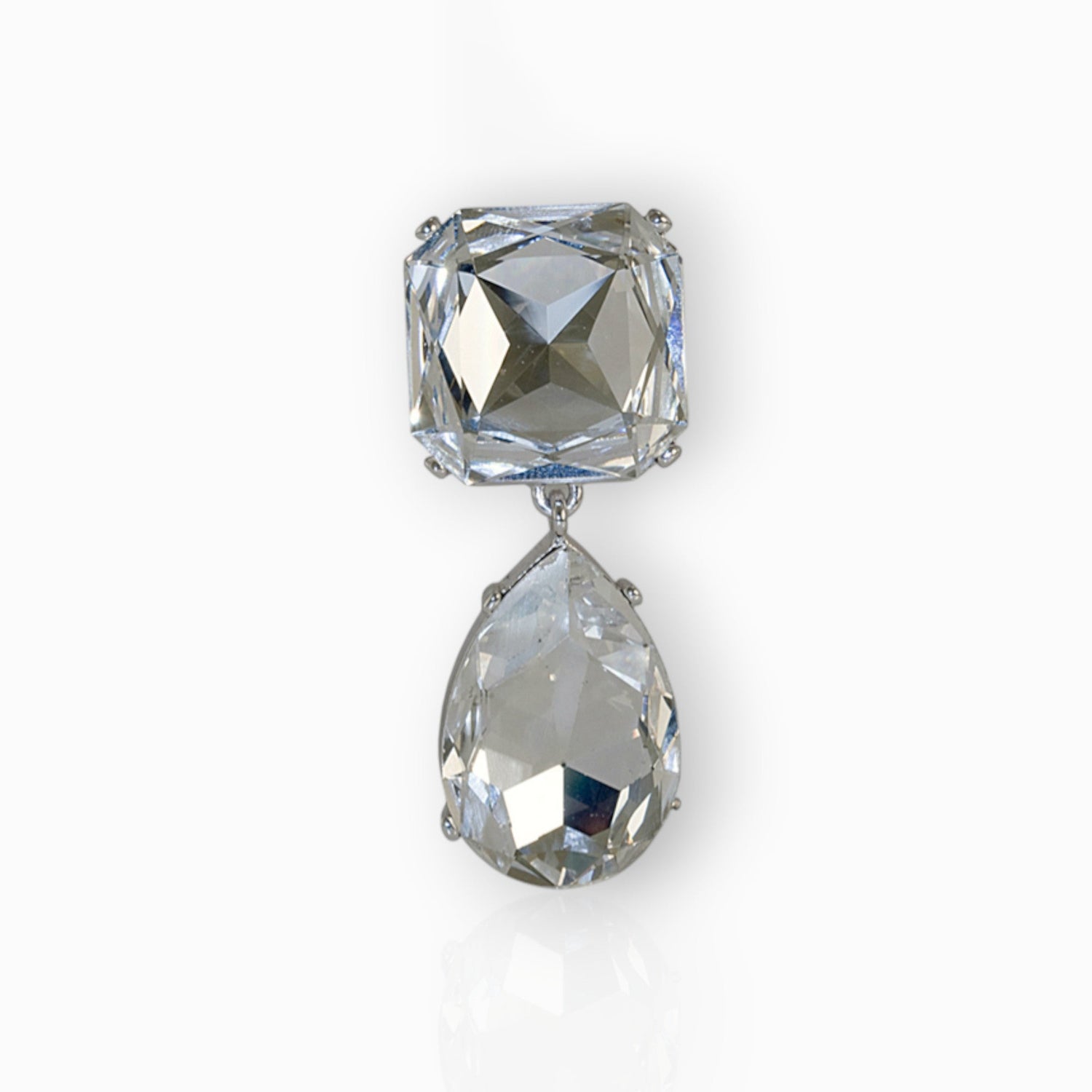The Cullinan Diamond III & IV - Brooch on a white background.