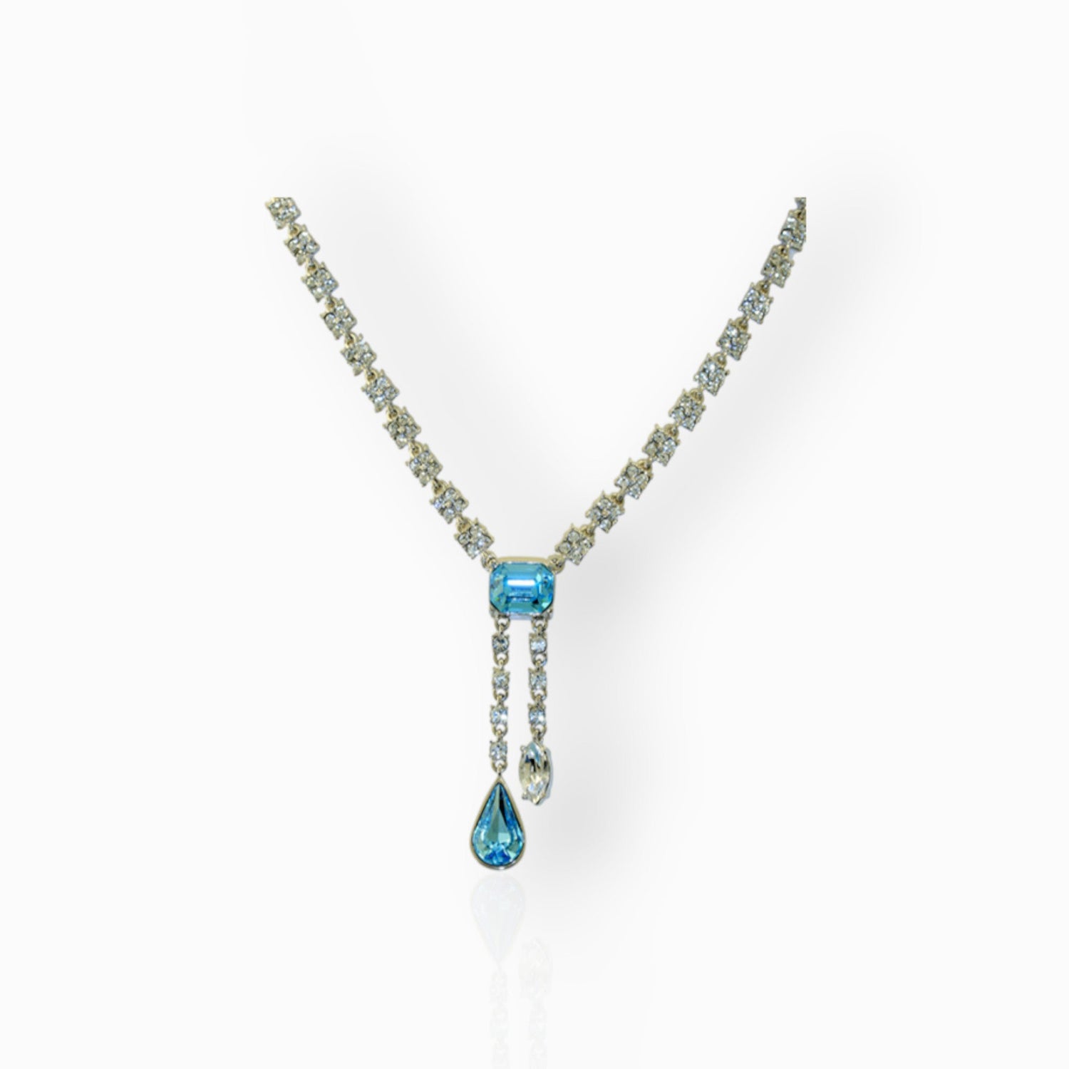 Aquamarine Durbar - Necklace on a white background.
