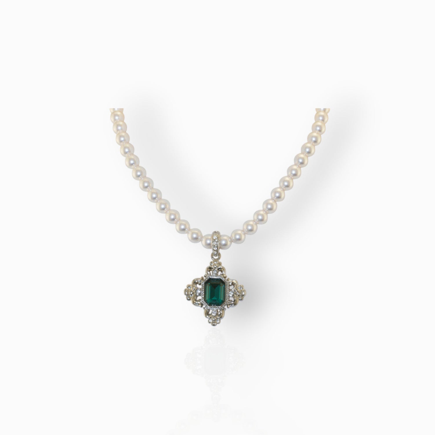 St Edwards Crown Pearl - Necklace on a white background.