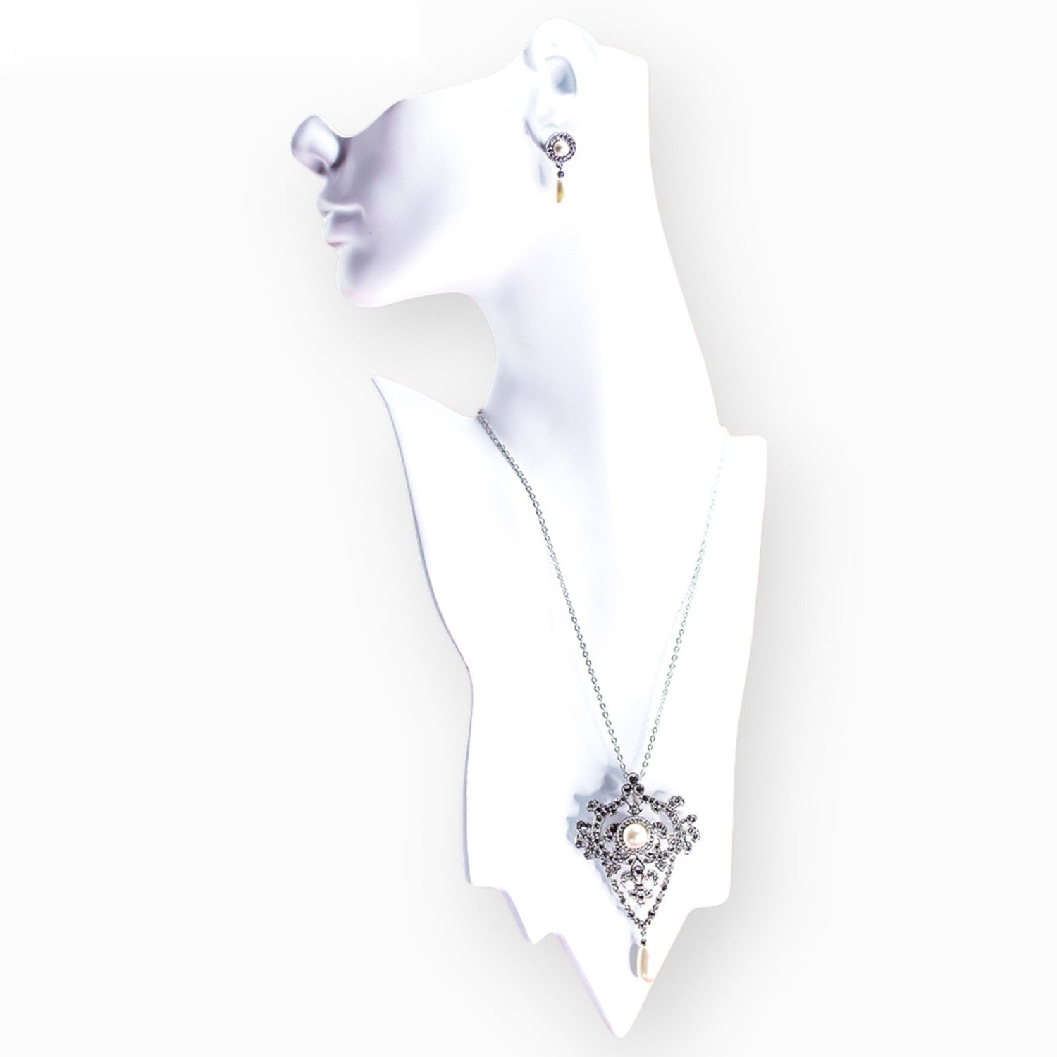 Queen Elizabeth II's Jubilee - Clip On Earrings on a white background (photo 2)