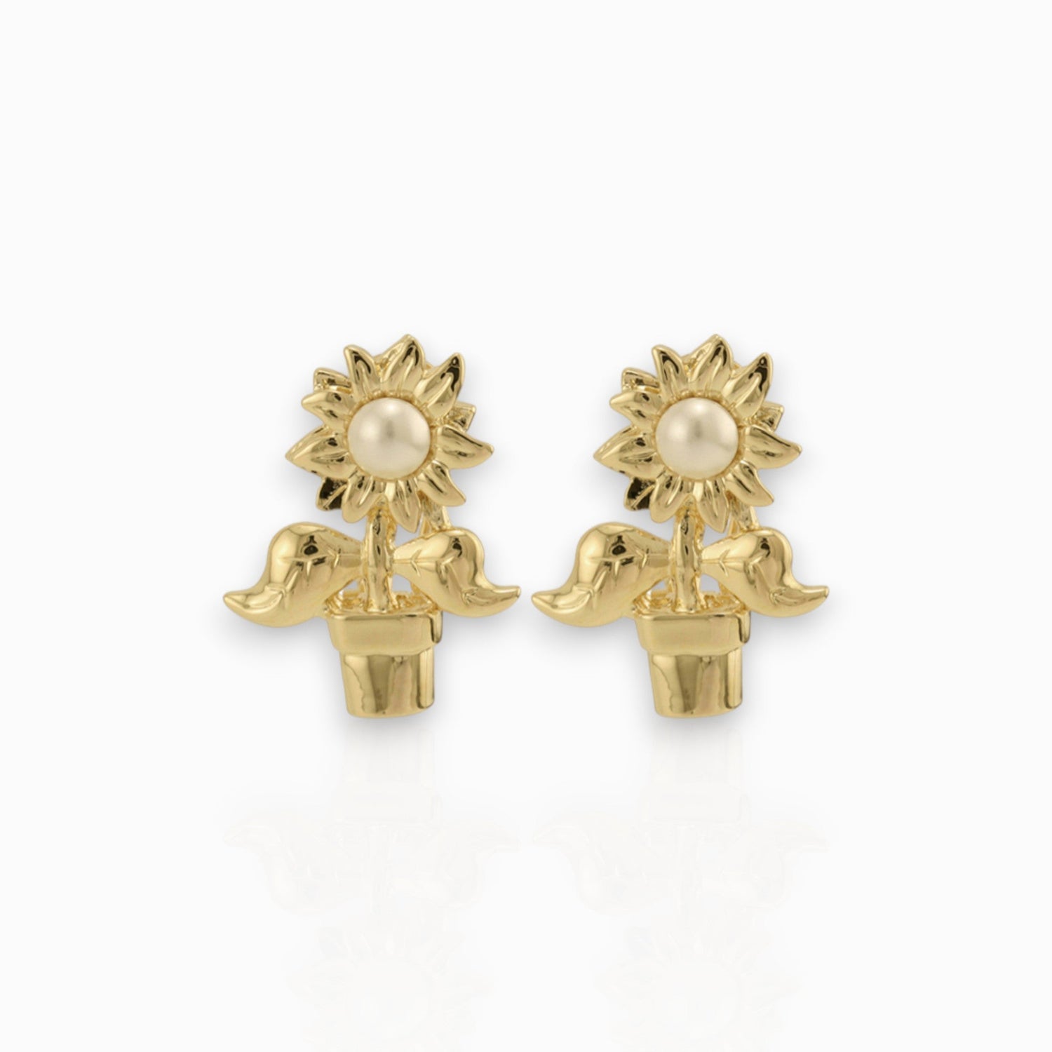 Flower Pot - Earrings on a white background.
