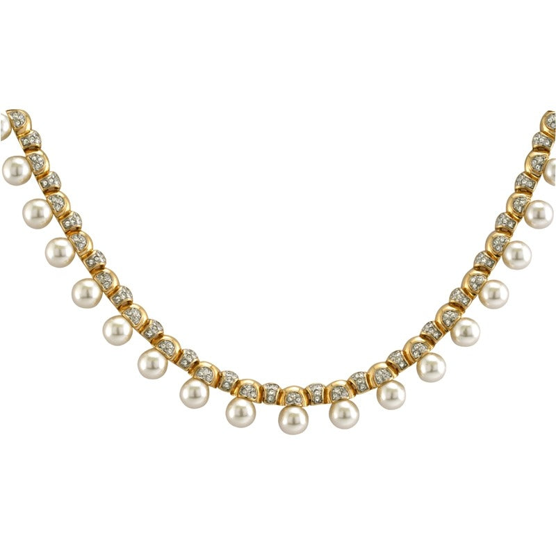 Elizabethan faux pearl necklace